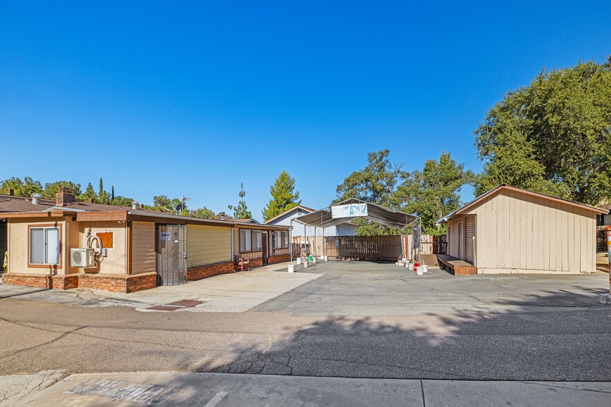 More Photos Of 2562 Alpine Blvd, Alpine Storefront Retail Residential For Sale