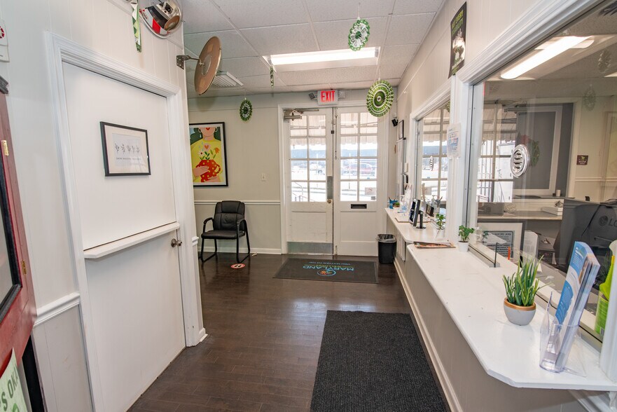 More Photos Of 4128 Hayward Ave, Baltimore Warehouse For Sale