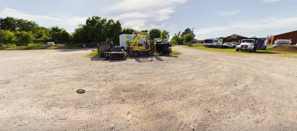 More Photos Of 5900 Retta Mansfield Rd, Burleson Industrial For Sale