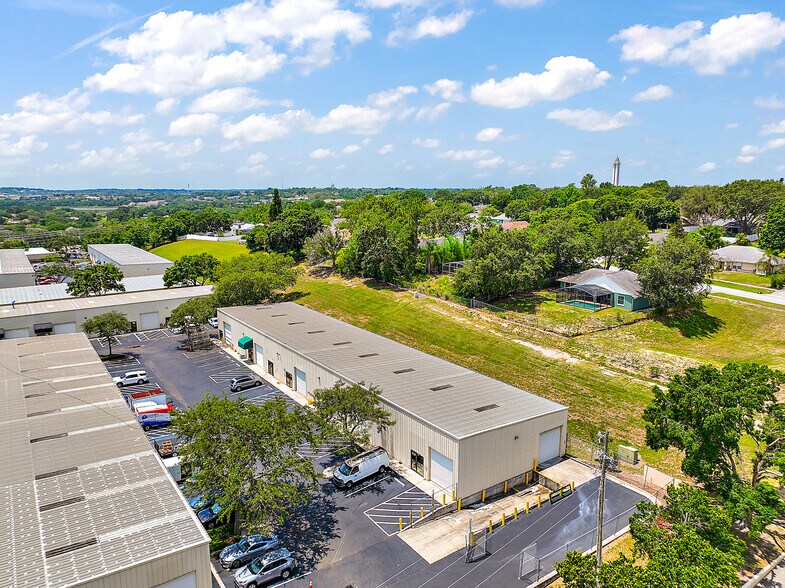 Primary Photo Of 1262-1274 Commons Ct, Clermont Industrial For Sale
