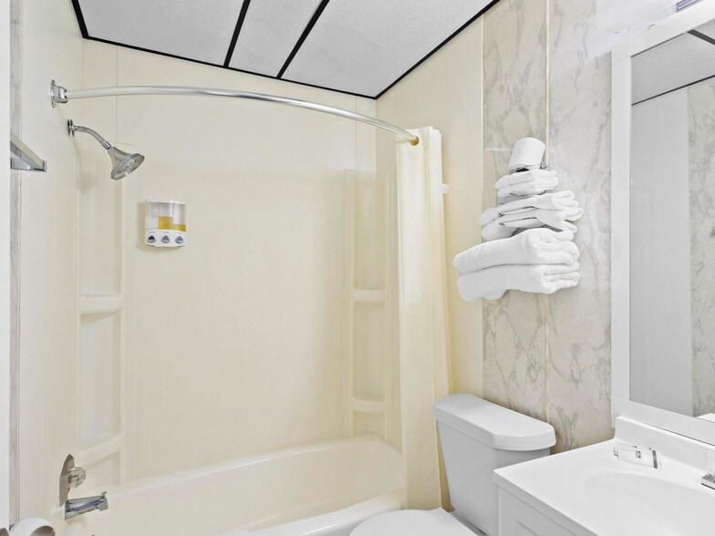 More Photos Of 935 9th Ave, Sidney Hotel For Sale