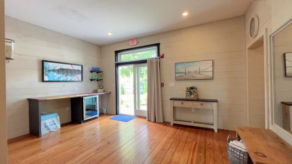 More Photos Of 156 Teaticket Hwy, Falmouth Storefront Retail Residential For Sale