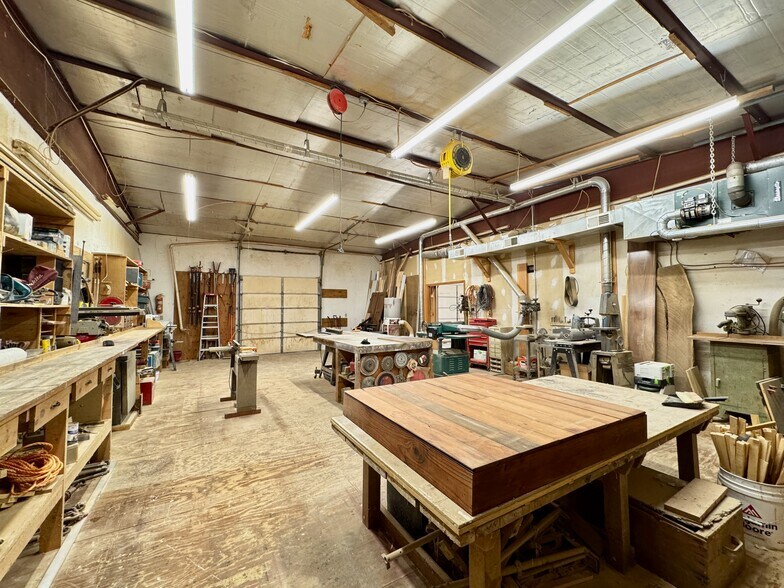 More Photos Of 424 PA-390, Tafton Flex For Sale