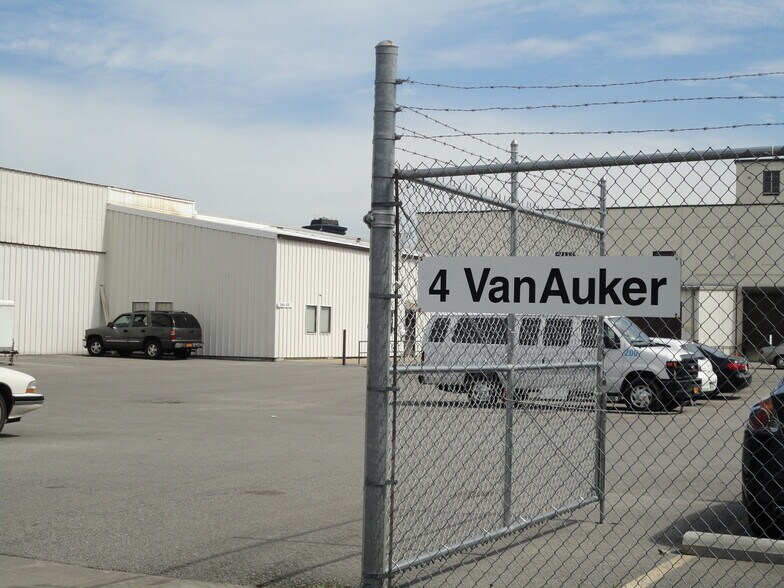 More Photos Of 4 Van Auker St, Rochester Flex For Sale