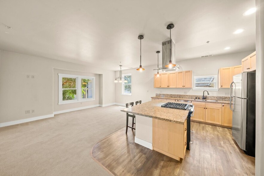 More Photos Of 1304-1306 19th St, Sacramento Office Residential For Sale