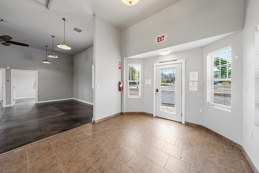 More Photos Of 143 S Main St, Phoenix Office For Sale