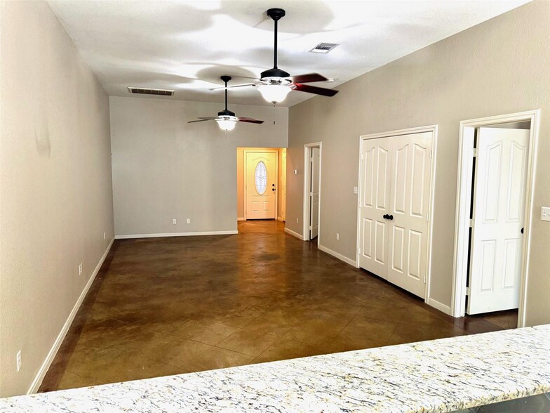More Photos Of 312 Main St, Smithville Bank For Sale