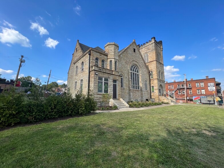 More Photos Of 486 S Graham St, Pittsburgh Religious Facility For Sale
