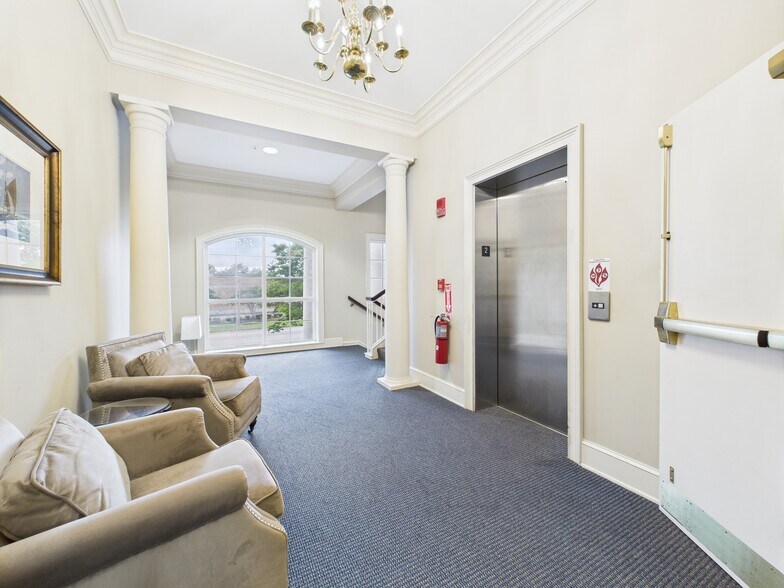 More Photos Of 201 E Dr Hicks Blvd, Florence Medical For Sale