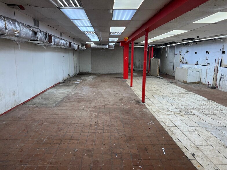 More Photos Of 726 Broadway, Brooklyn Storefront For Lease