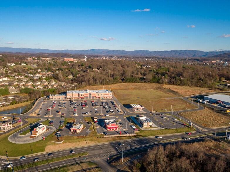 More Photos Of 922 N State Of Franklin Rd, Johnson City General Retail For Lease