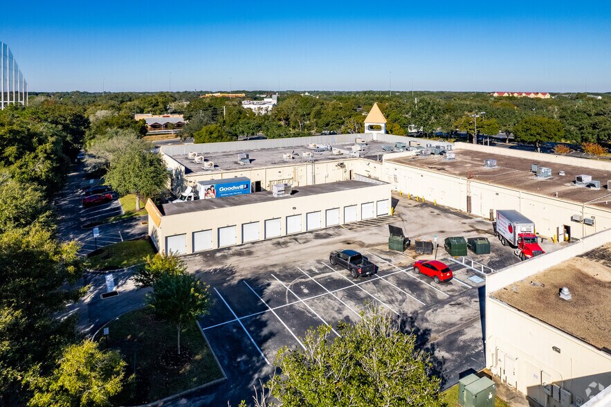 More Photos Of 3697 Lake Emma Rd, Lake Mary Unknown For Lease