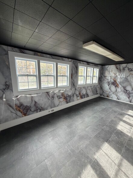 More Photos Of 80 Jefferson St, Monticello Office Residential For Sale