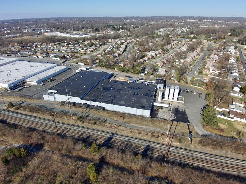 Primary Photo Of 1 Crowell Rd, Wilmington Warehouse For Lease