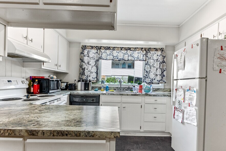 More Photos Of 51 Tanguay St, Sanford Apartments For Sale