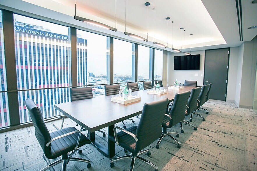 More Photos Of 100 Oceangate, Long Beach Coworking Space