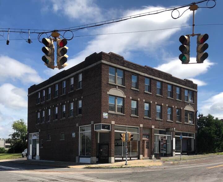 Primary Photo Of 1005 E Fayette St, Syracuse Apartments For Lease