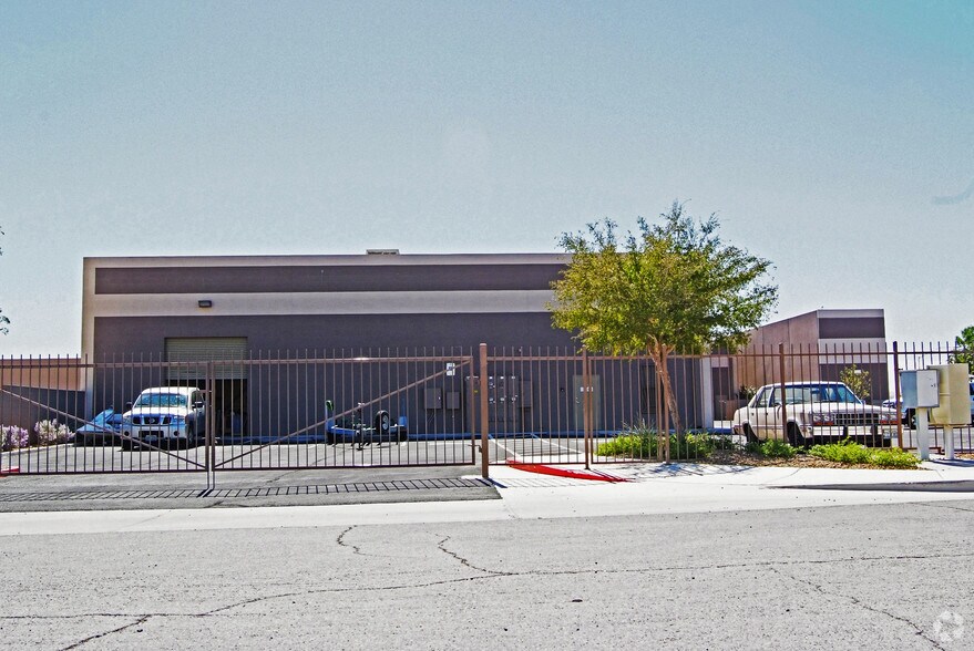 More Photos Of 2615 Branson Ave, North Las Vegas Distribution For Lease
