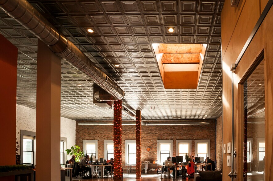 More Photos Of 560-564 W Washington Blvd, Chicago Office For Lease