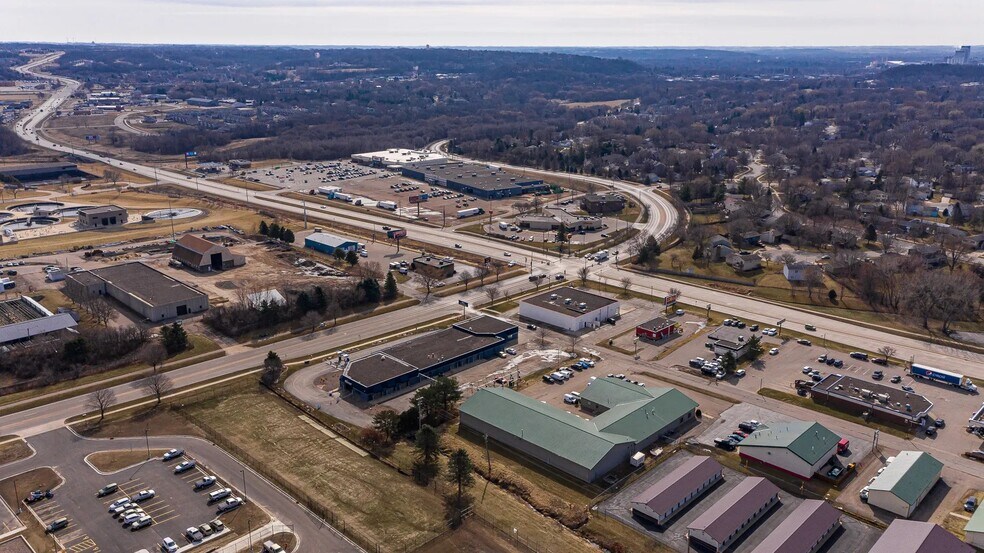 More Photos Of 835 38th St NW, Rochester General Retail For Lease