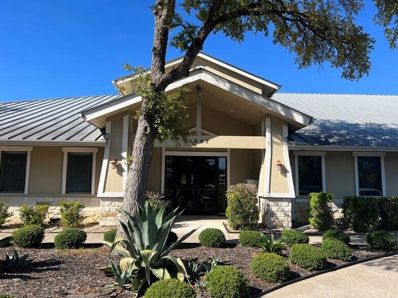 More Photos Of 1907 Cypress Creek Rd, Cedar Park Coworking Space