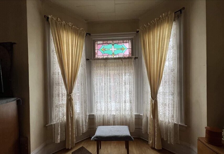 More Photos Of 300 6th St, Calumet Storefront Retail Residential For Sale