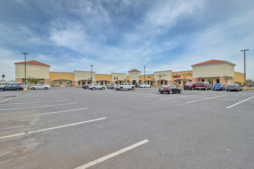 More Photos Of 4101-4179 Crosspoint Blvd, Edinburg Medical For Sale
