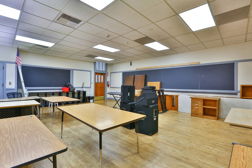 More Photos Of 1 W Campbell Ave, Campbell Office For Lease