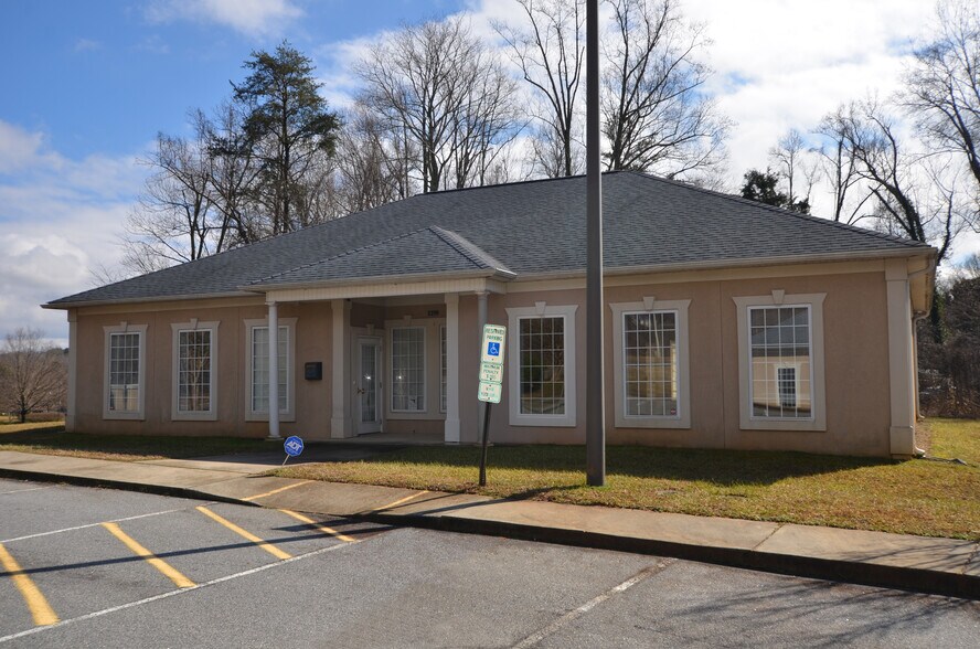 More Photos Of 2245-2290 Premier Park, Winston-Salem Office For Lease