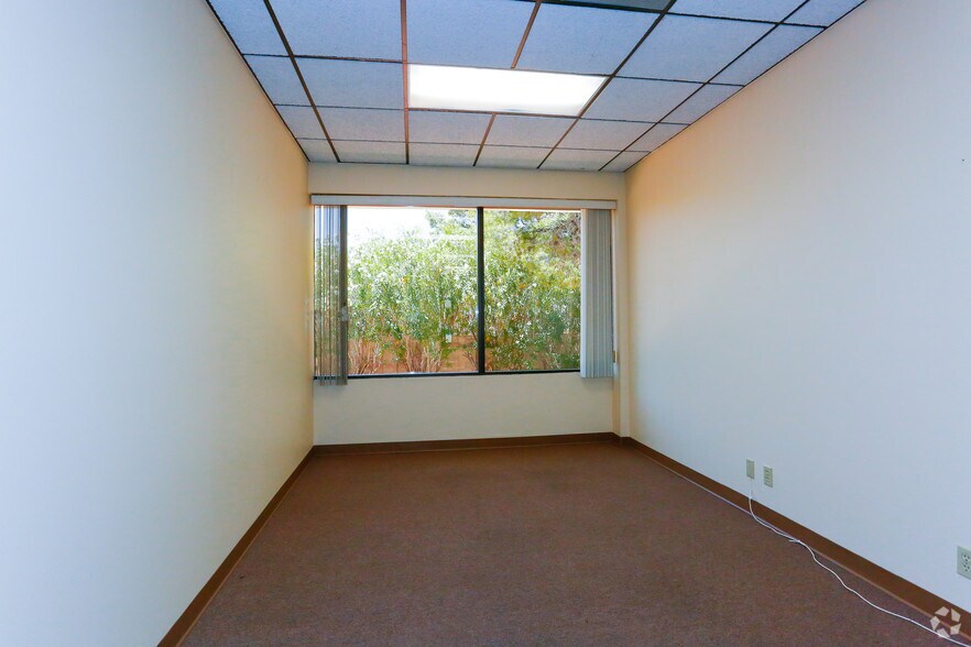 More Photos Of 1771 E Flamingo Rd, Las Vegas Unknown For Lease