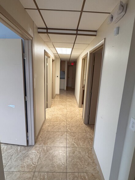 More Photos Of 5050 Gulf Blvd, Saint Petersburg Storefront For Lease