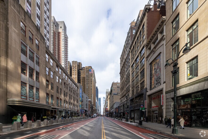 More Photos Of 15 W 34th St, New York Office For Lease