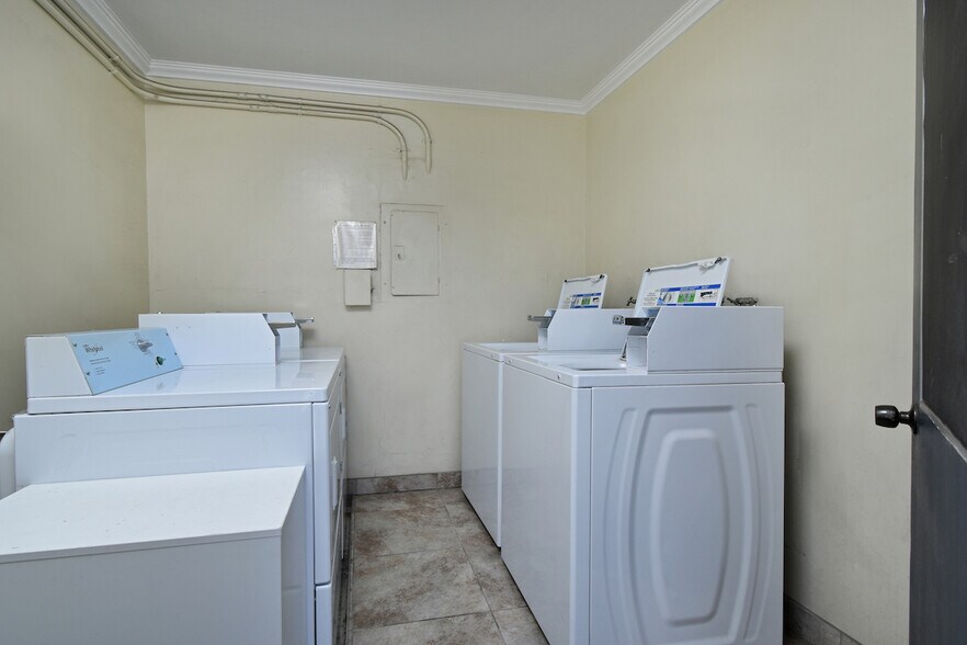 More Photos Of 9301 Darby Ave, Northridge Apartments For Sale