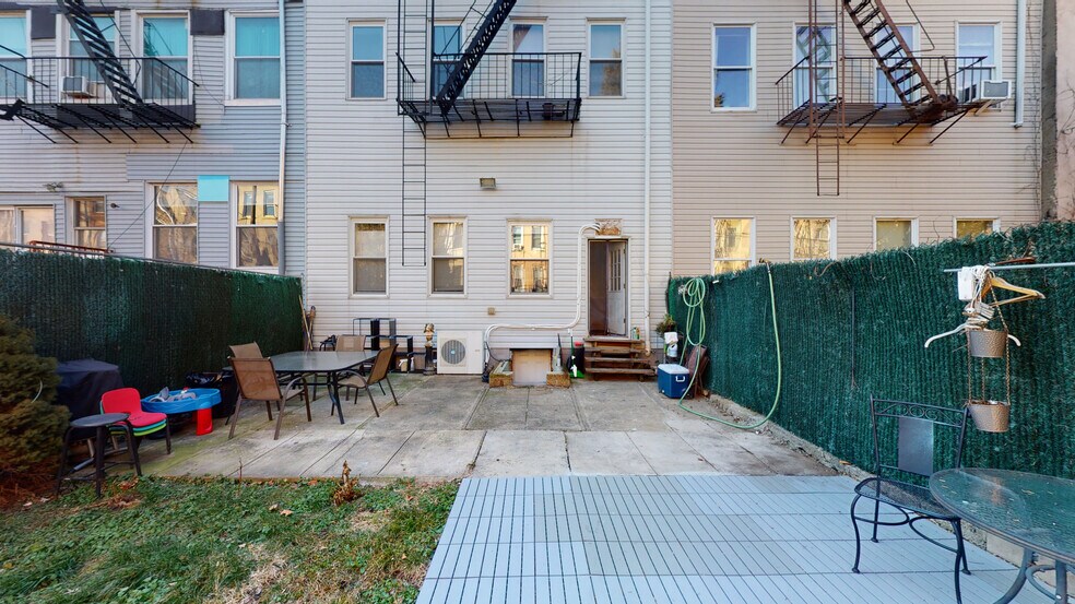 More Photos Of 46 Sutton St, Brooklyn Apartments For Sale