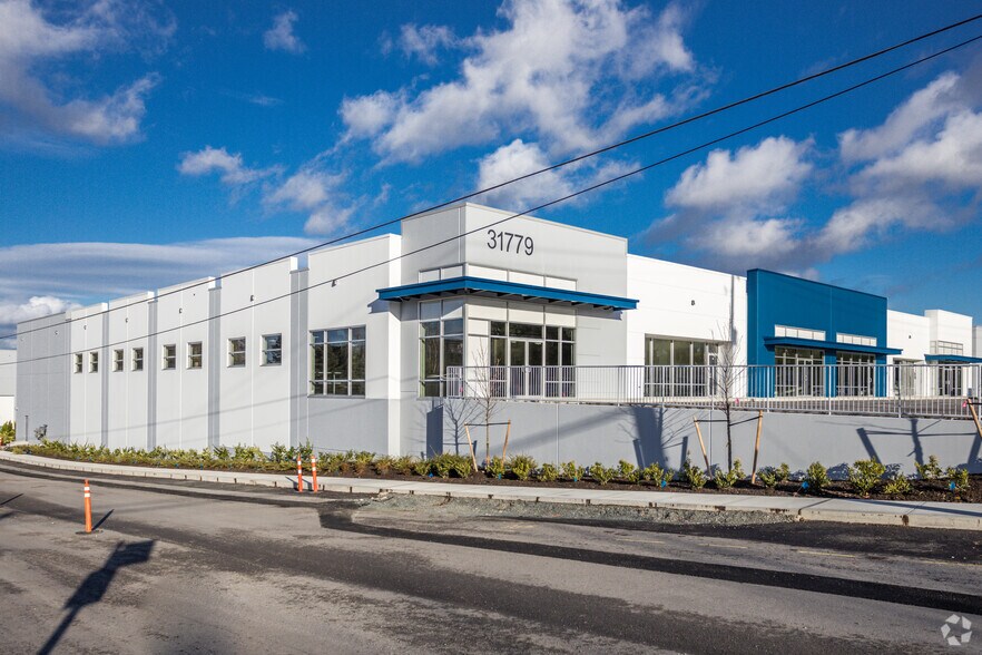 Primary Photo Of 31779 King Rd, Abbotsford Service For Sale