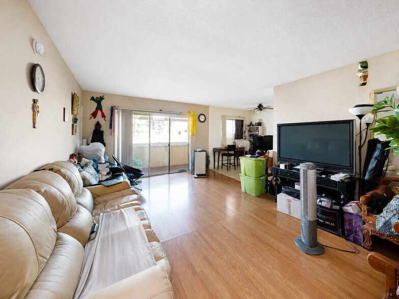 More Photos Of 5642 Lexington Ave, Los Angeles Apartments For Sale