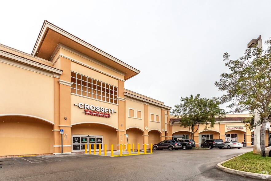 More Photos Of 14215-14285 SW 42nd St, Miami Restaurant For Lease