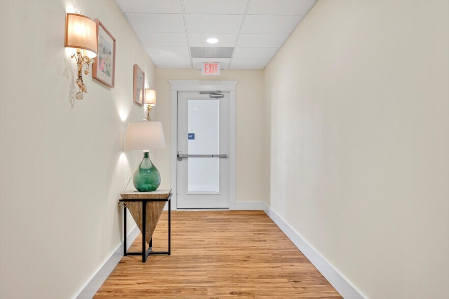 More Photos Of 31 N Spruce St, Elizabethtown Office Residential For Lease