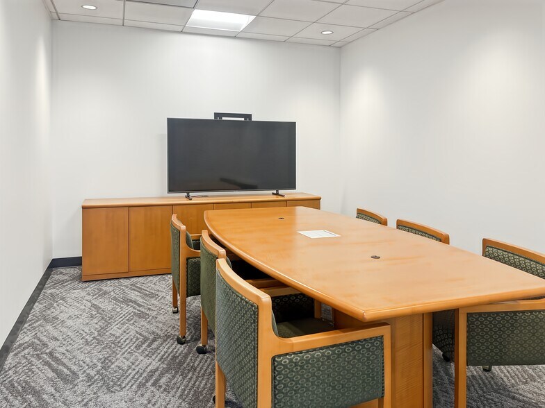 More Photos Of 388 Market St, San Francisco Coworking Space