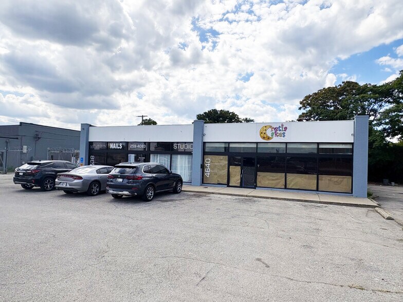 More Photos Of 4638-4640 N Keystone Ave, Indianapolis Storefront For Sale