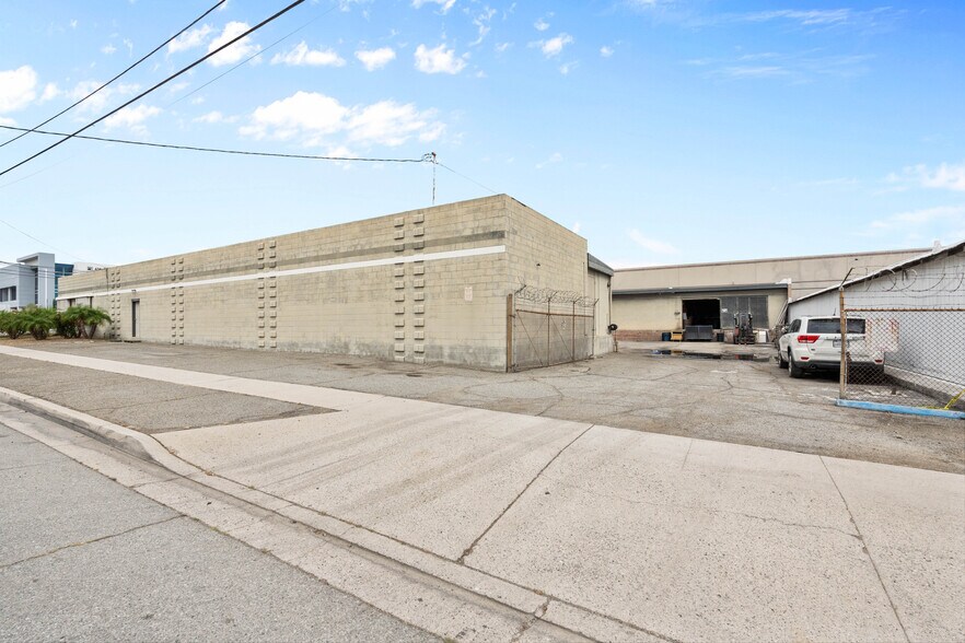 More Photos Of 491 W Rialto Ave, Rialto Manufacturing For Sale