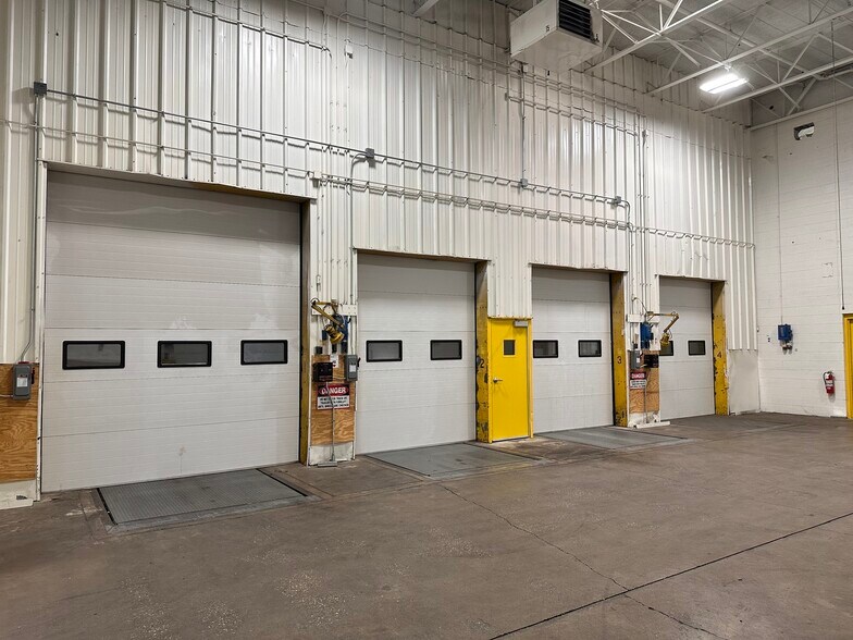 More Photos Of 9201 Wilmot Rd, Pleasant Prairie Warehouse For Lease