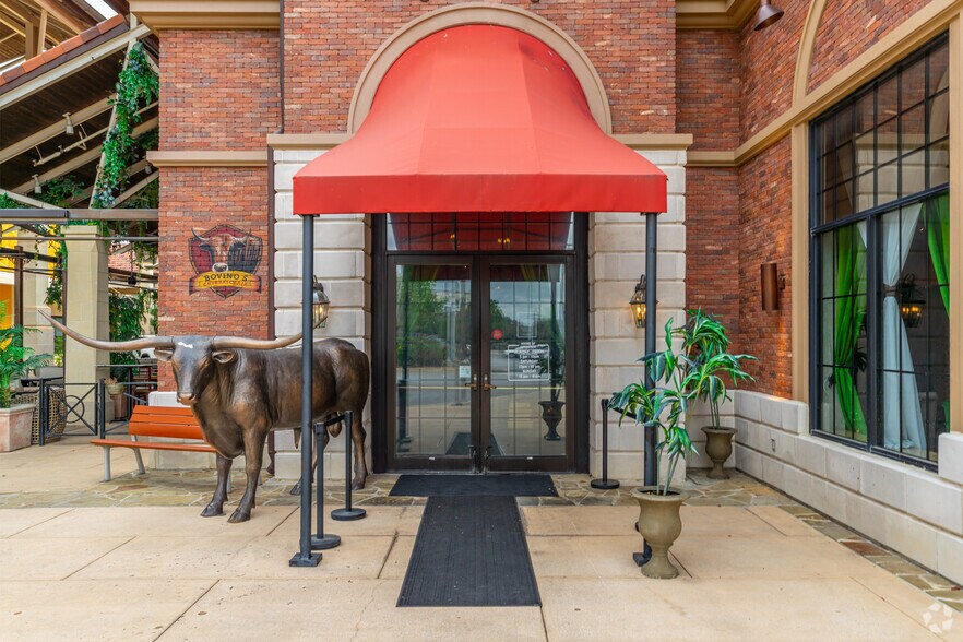 More Photos Of 15900 La Cantera Pky, San Antonio Unknown For Lease