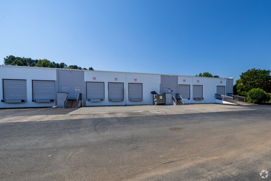 Primary Photo Of 2220 Center Park Dr, Charlotte Light Distribution For Lease