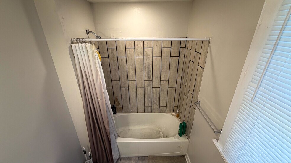 More Photos Of 275 McCormick Pl, Cincinnati Apartments For Sale