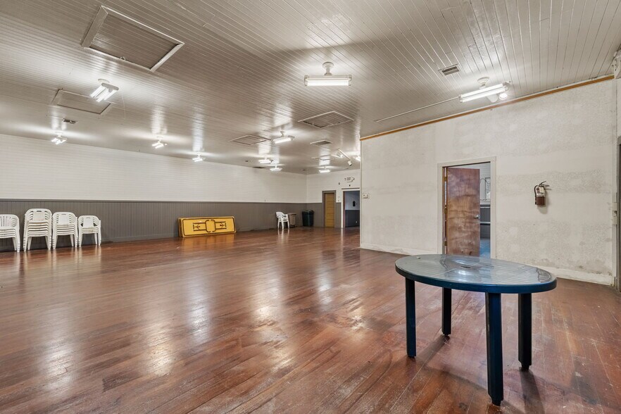 More Photos Of 121452 State Hwy 101, Orick Office For Sale