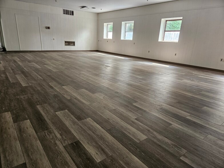 More Photos Of 555 Warren St, Phillipsburg Warehouse For Sale
