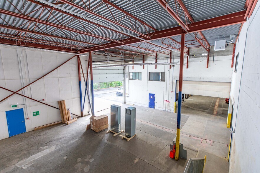 More Photos Of 9829 River Rd, Delta Manufacturing For Lease