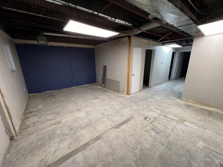 More Photos Of 1457 W Maple Ave, Denver Warehouse For Lease