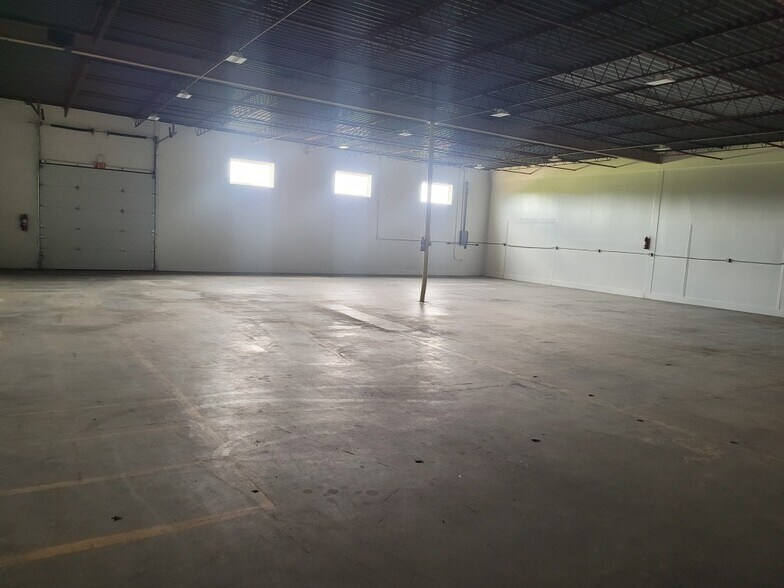 More Photos Of 406 Oak St, Wichita Falls Warehouse For Lease